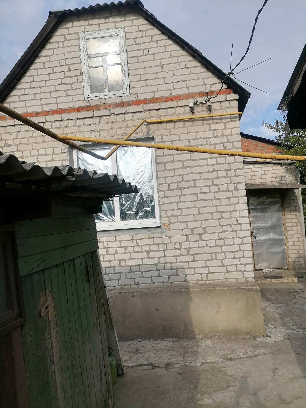 Продам дом и 1/2 часть дома в одном дворе. Основа,Жихарь