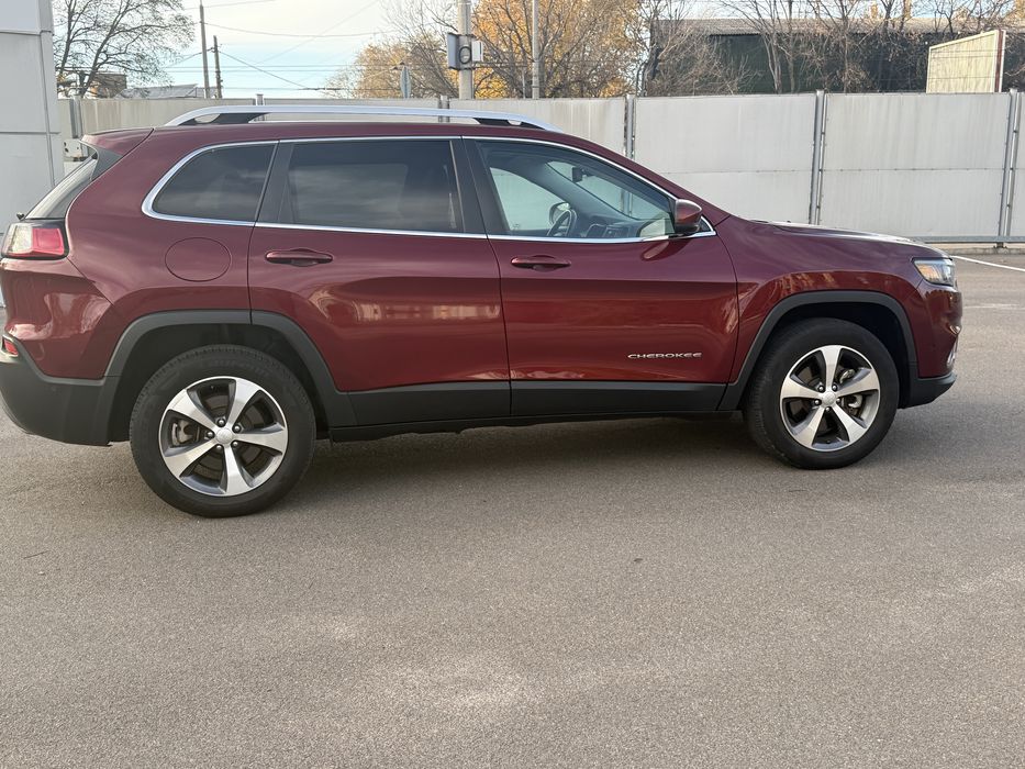 Джип Черокі, стан чудовий, ходова норм, телефонуйте )