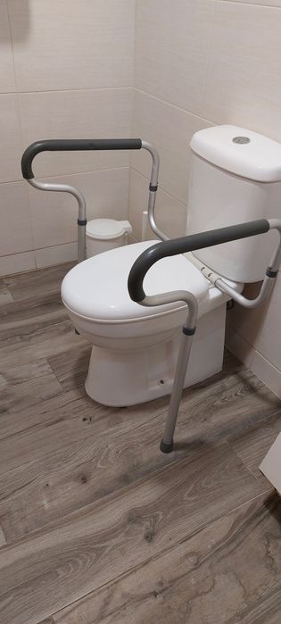 2 Suportes de braços para  wc