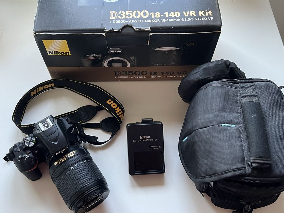 Aparat NIKON D3500 obiektyw AF-S DX 18-140mm ED VR + torba + statyw