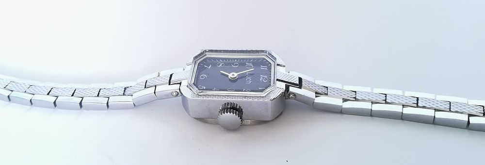 Zegarek Łucz mechaniczny nakręcany jak nowy.