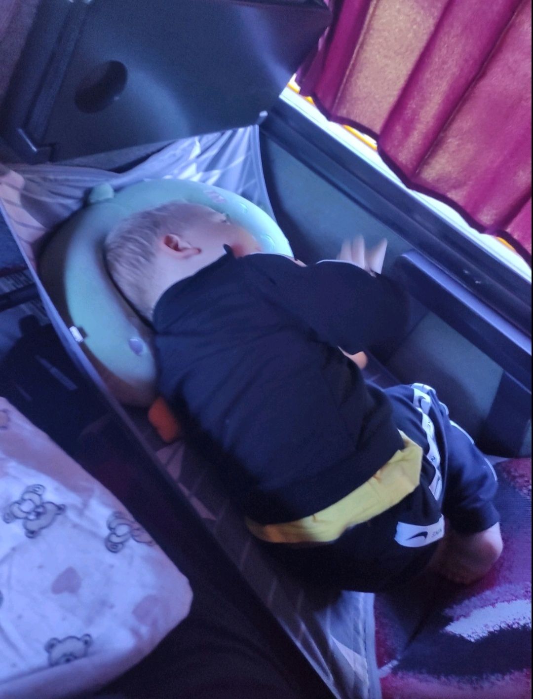 Гамак подовжувач сидіння в автобус/літак  для дитини