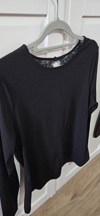 Sprzedam czarna bluzke  z H&M rozmiar L