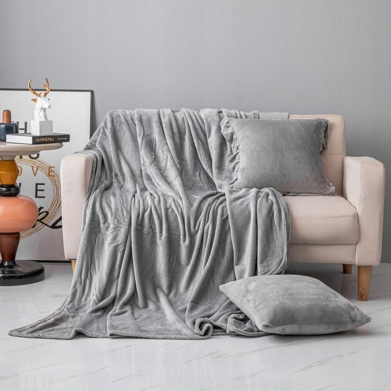 Koc na Łóżko Lekki Jednolity 200x220 Mikrofibra Solo