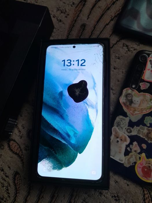 Telefony komórkowe uszkodzone
