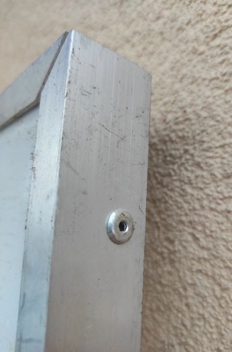 Solidna osłona obudowa, profil stalowy + podwójna ścianka