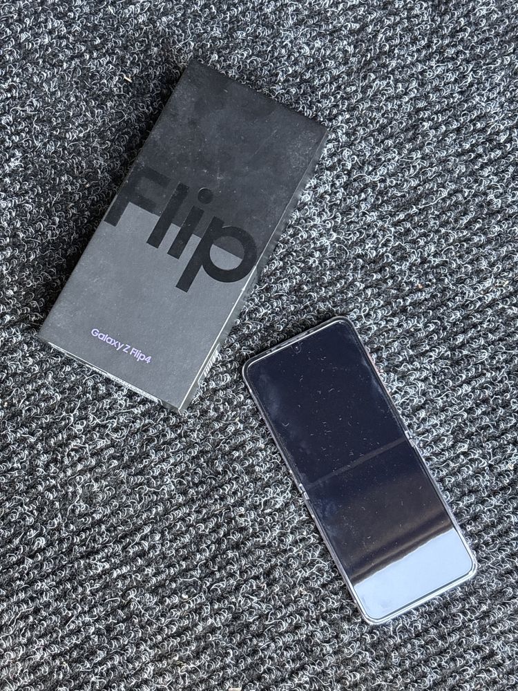 Galaxy Z Flip4 ainda com garantia