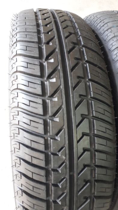Dois pneus novos 175/70 r14 84T Kléber