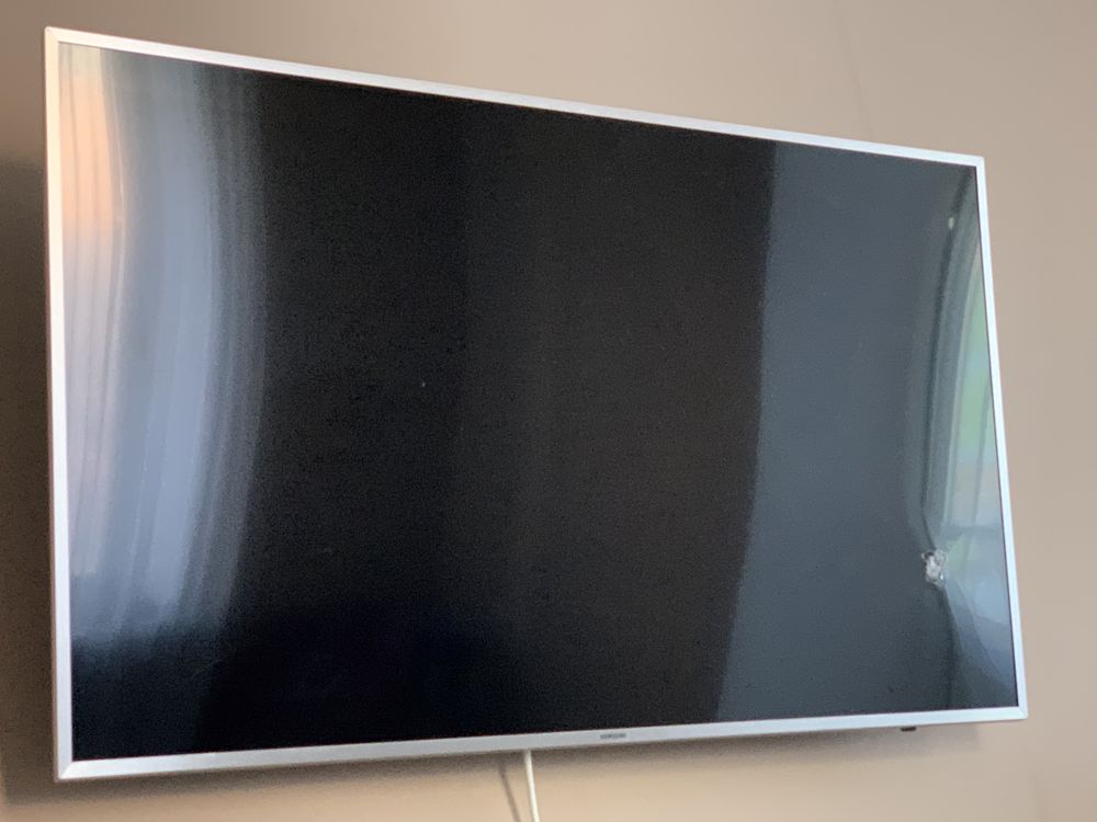 Телевизор Samsung UE49MU6400