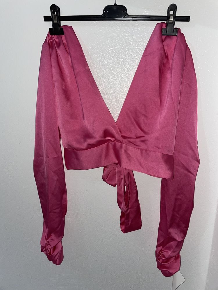 Top acetinado rosa fushia