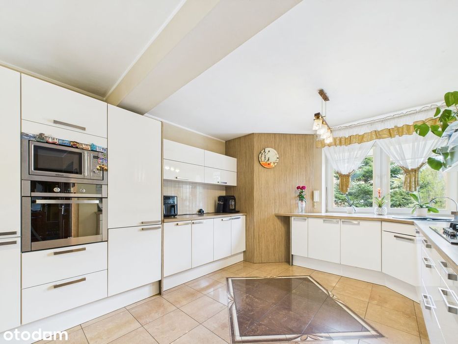 Dom w centrum Ząbek