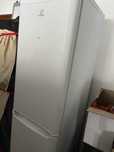 Продам хололильник Indesit
