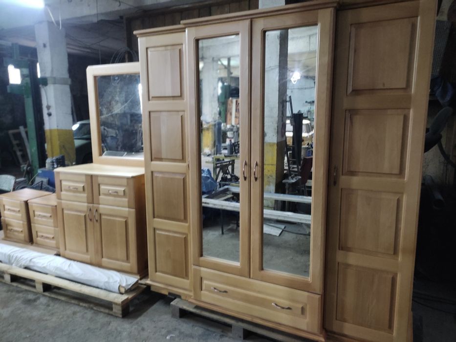 Продаю нову спальну ручної роботи