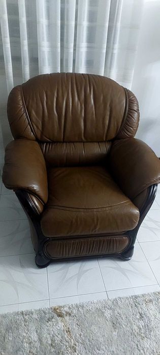 Venda de um conjunto de três sofás