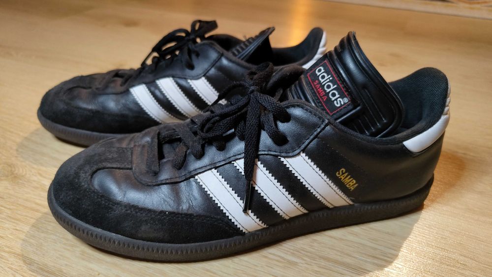 Buty halówki Adidas Samba Classic 034563 r. 42 2/3