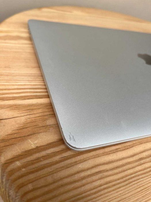 Macbook Air 13 2020 року 8/512gb