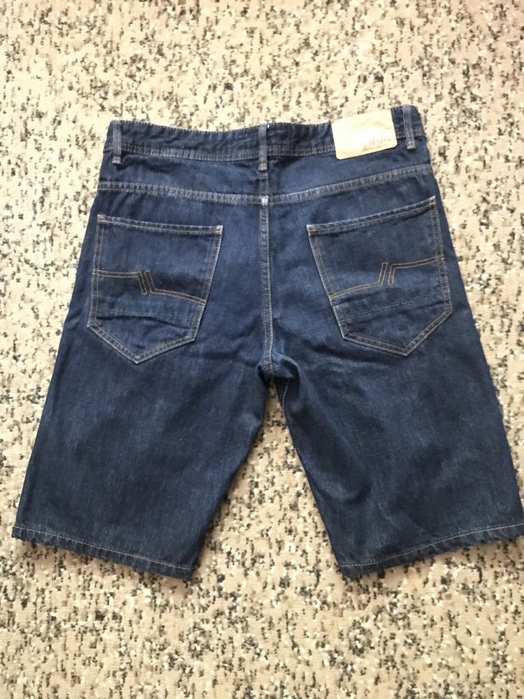 Продам фирменные джинсовые шорты SMOG