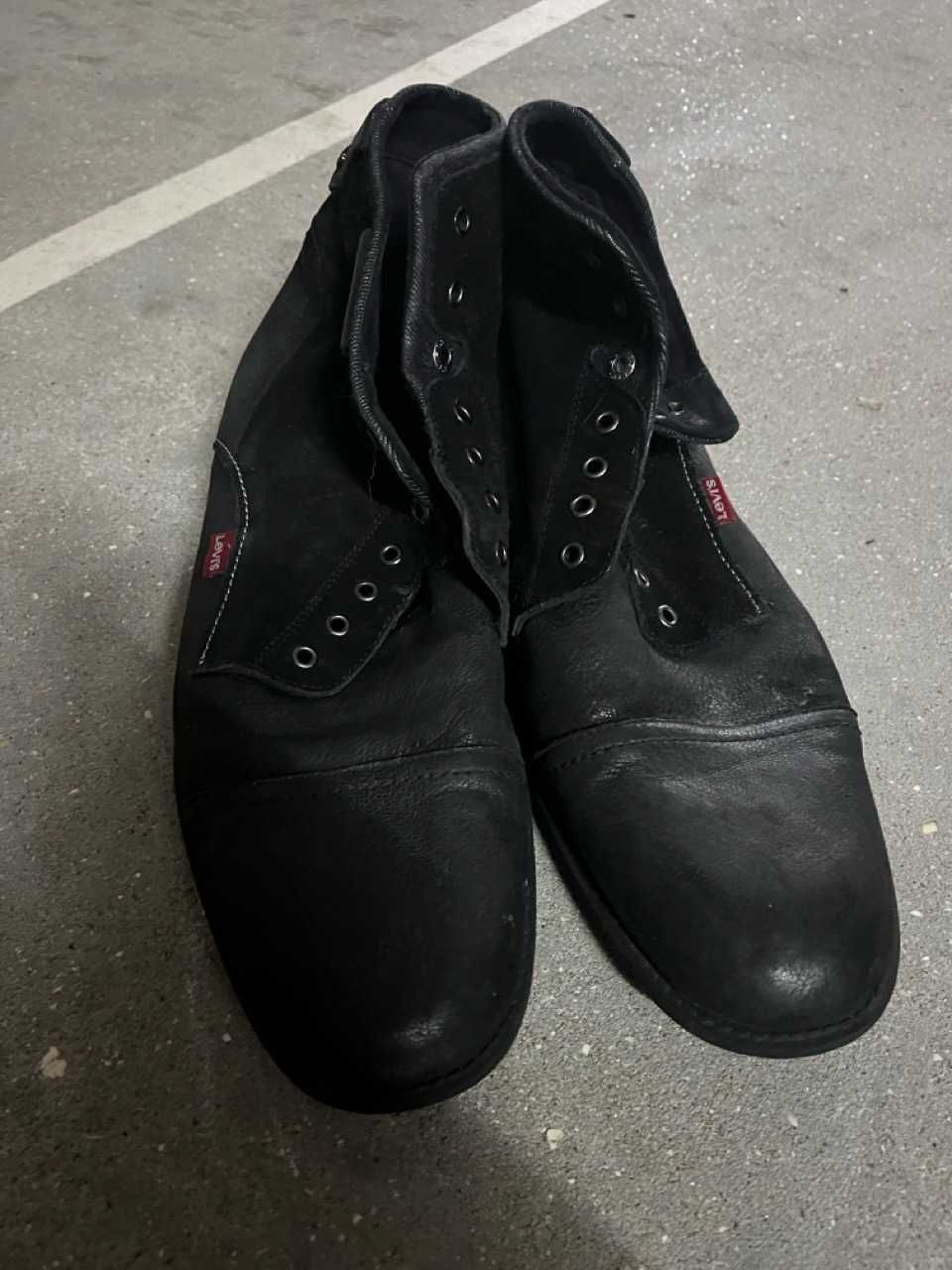 Botas LEVIS confortáveis / bom estado tamanho 45