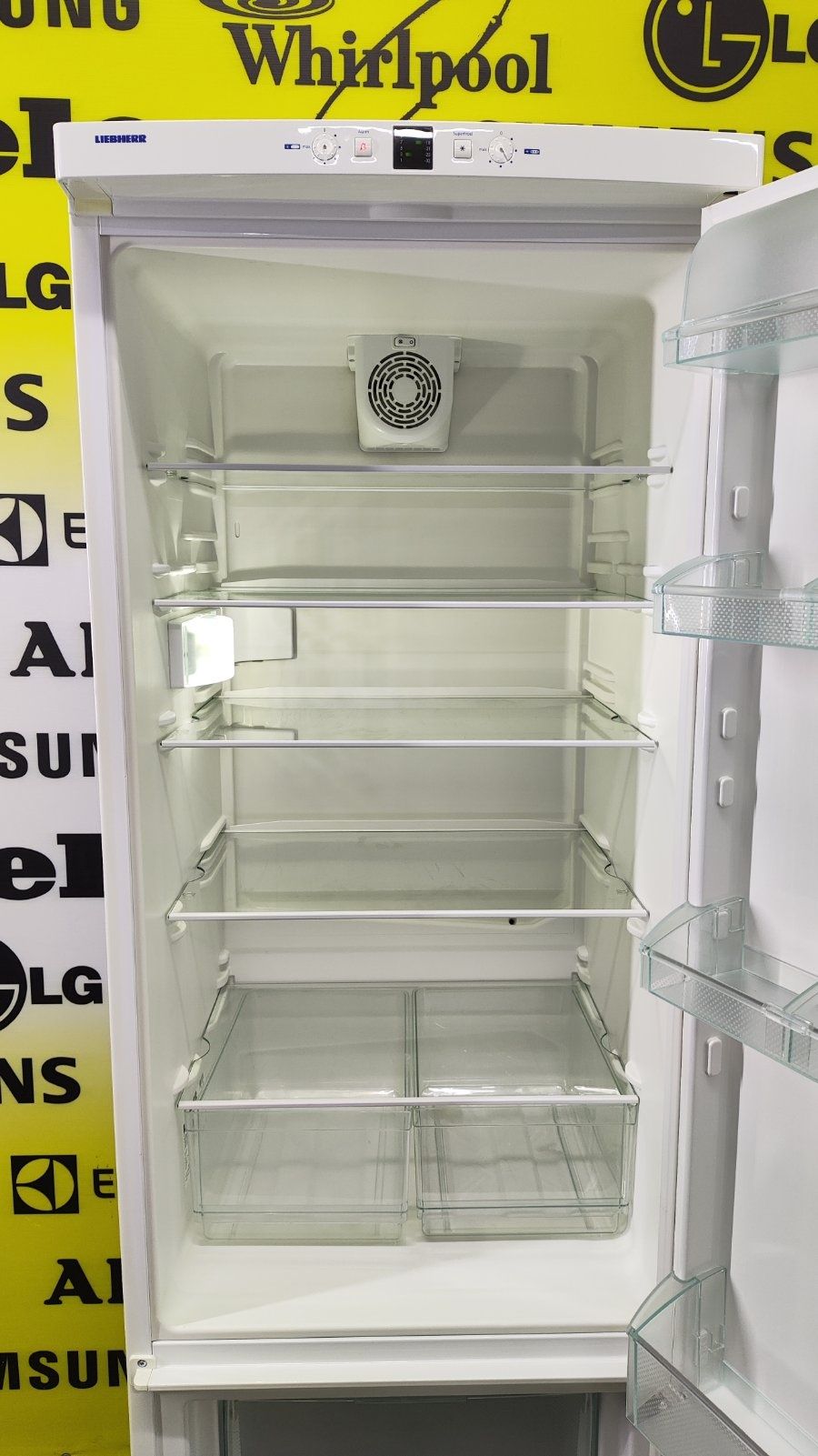 Холодильник фірми LIEBHERR