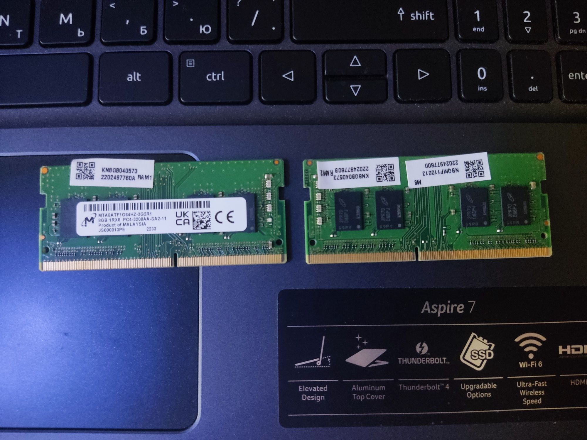 Оперативна памʼять 16гб DDR4 3200MHz SODIMM Micron MTASATF1G64HZ-3G2R1