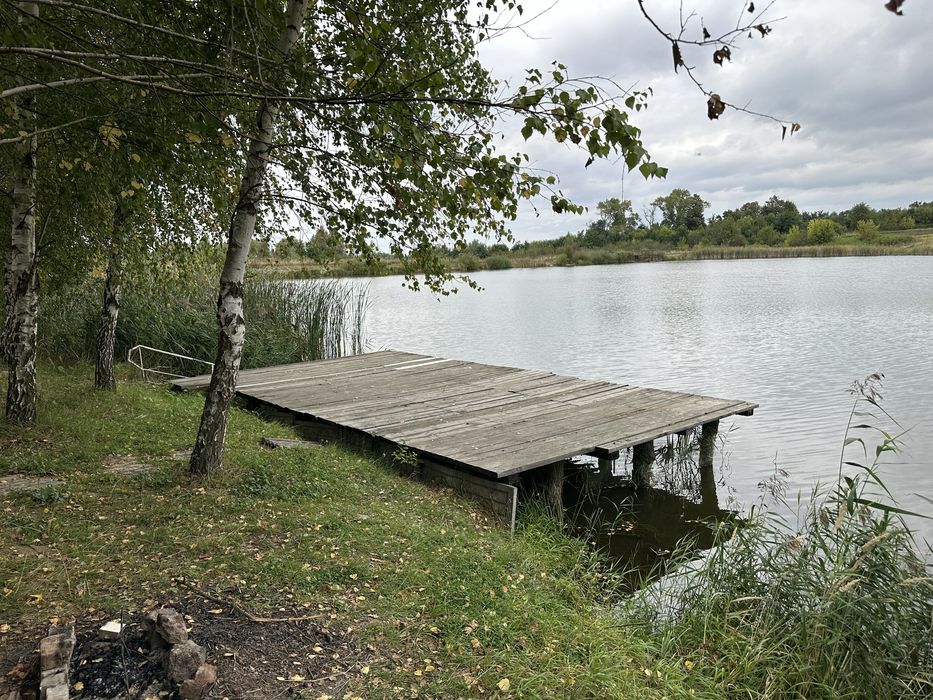 Рибацька дача на березі озера