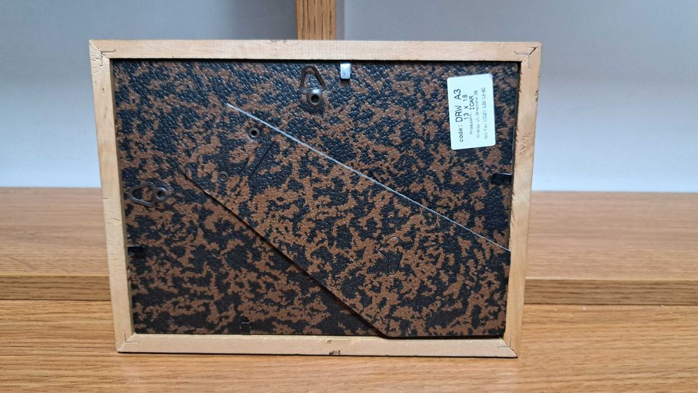 Mała ramka 20×15 cm z reprodukcją pejzażu, gotowa do powieszenia (231)