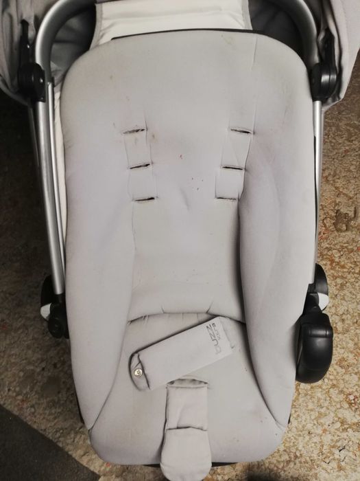 Conjunto BeSafe iZi Go X1 + Base Isofix + Carrinho + Capa de Chuva