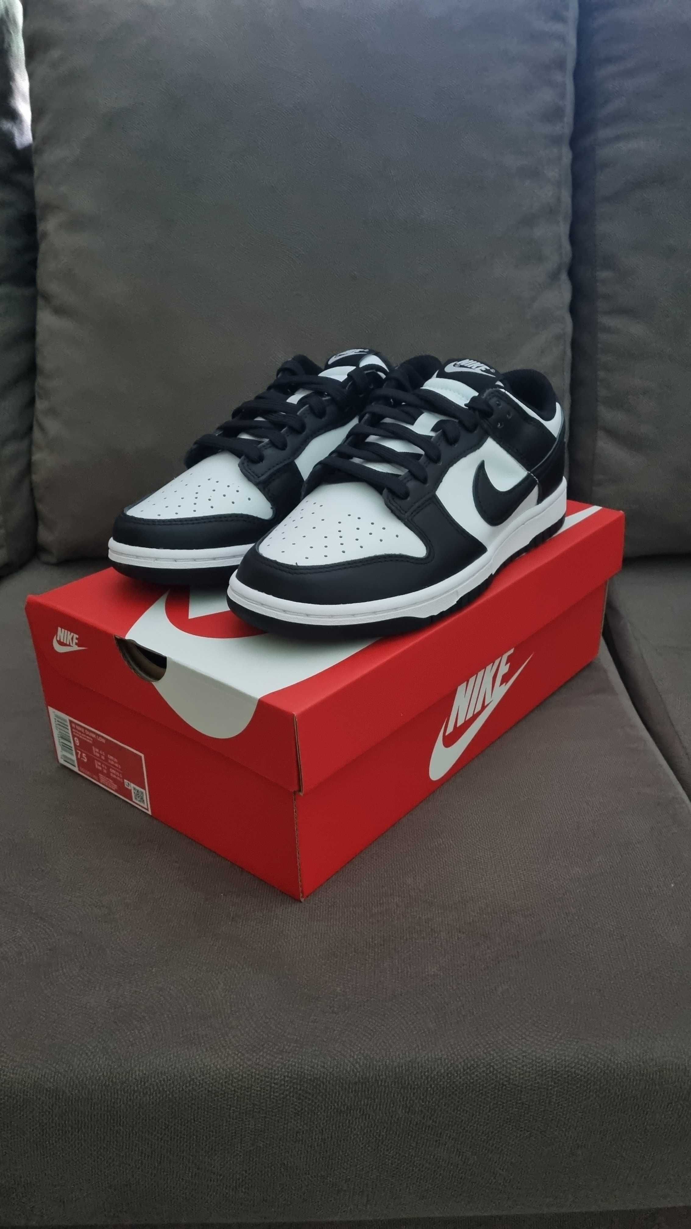 Nike Dunk Low "Panda" - Tamanhos 40,5 / 44,5