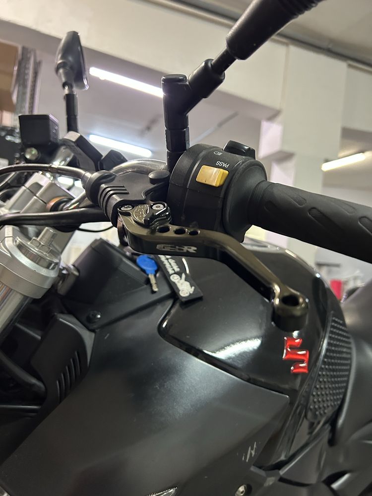 Suzuki Gsr 600 Zadbany