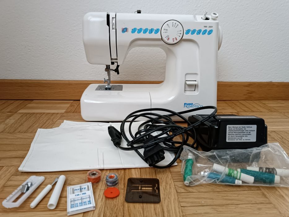Швейна машинка Fust Novomatic NM2001q