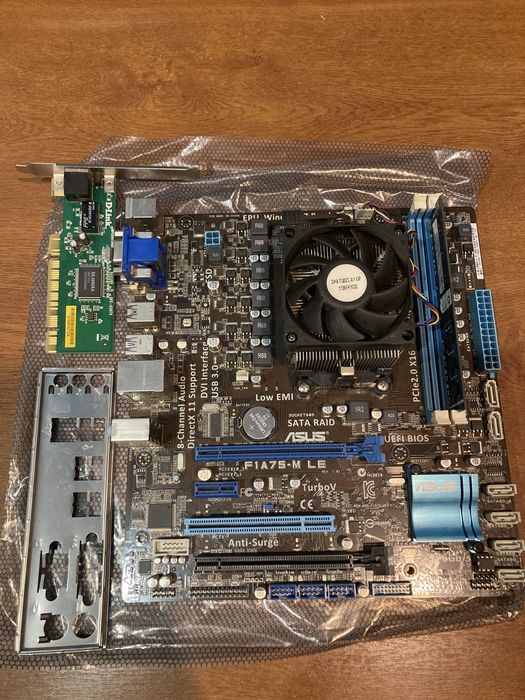 Комплект Asus F1A75-M LE Athlon x4 631 4Gb