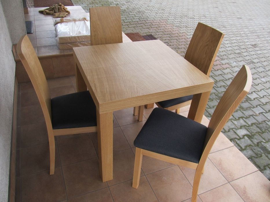 Dębowy kwardatowy stół rozkładany z dwoma wkładami + 4 krzesła Kraków