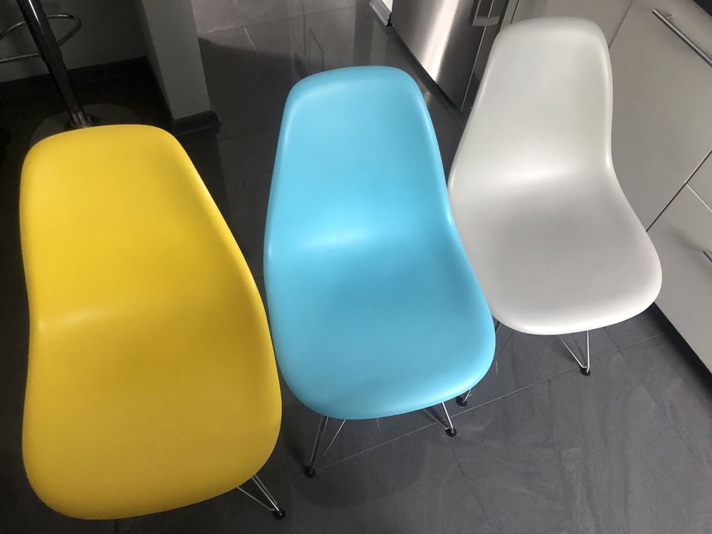 Krzesla mix kolorow