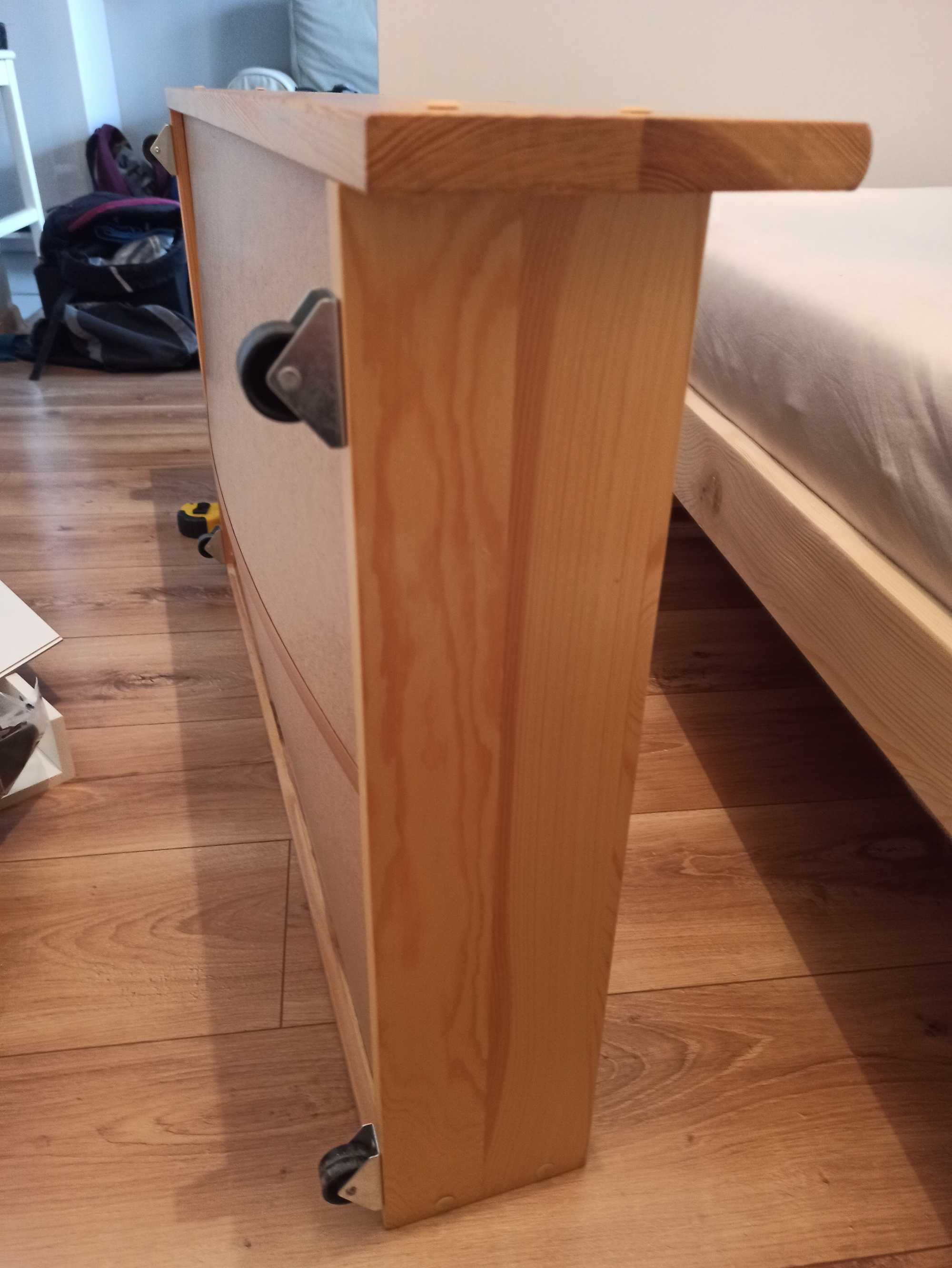 Szuflada pod łóżko drewniana na kółkach