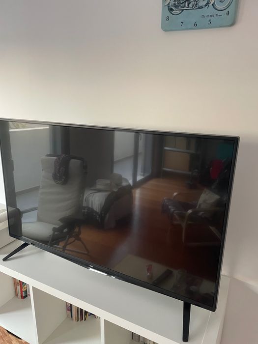 Television 42” QLIVE