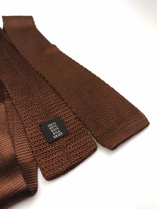 Brązowy jedwabny krawat knit am48