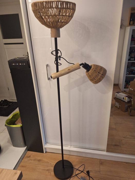 Lampa podłogowa z wikliną