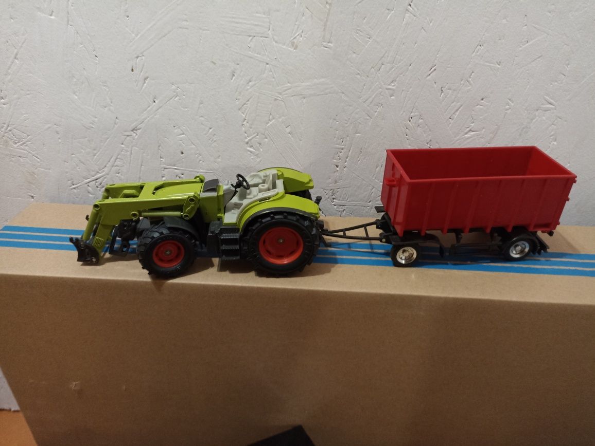 Model Traktor Claas Ares 697 ATZ z turem Siku 1:32 18cm