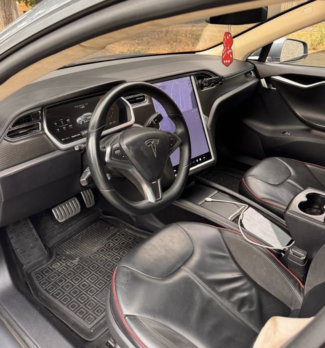Tesla Model S P85, Пневма, 360 км запас ходу, В чудовому стані