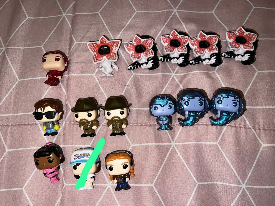 kinder ovo stranger things