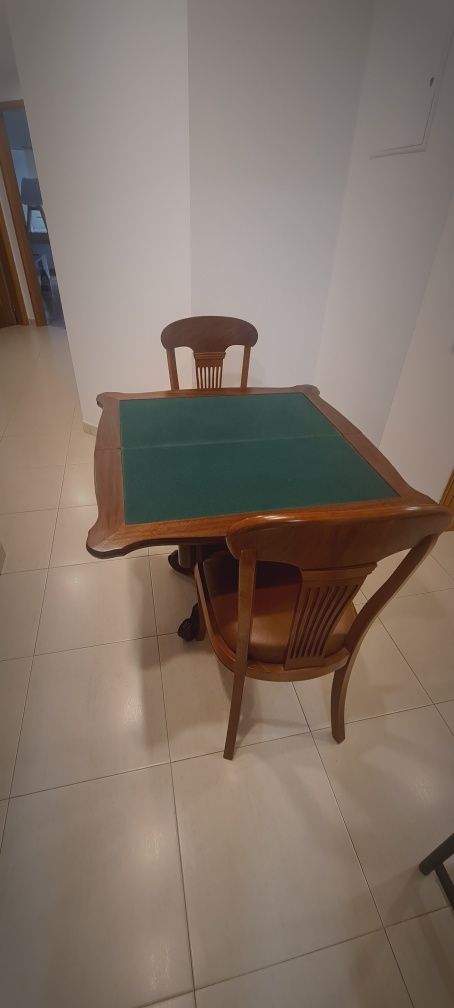 Mesa de Jogo clássica