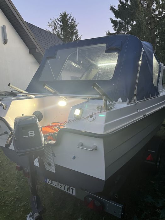 Łódź kabinowa wędkarska