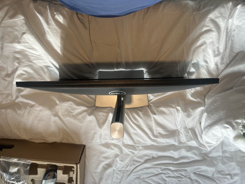 DELL P2422H 24” Full HD Monitor – Excellent Condition