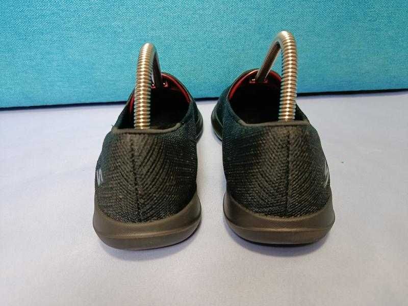 Жіночі сліпони Skechers goga mat у новому стані розмір 37/24 см
