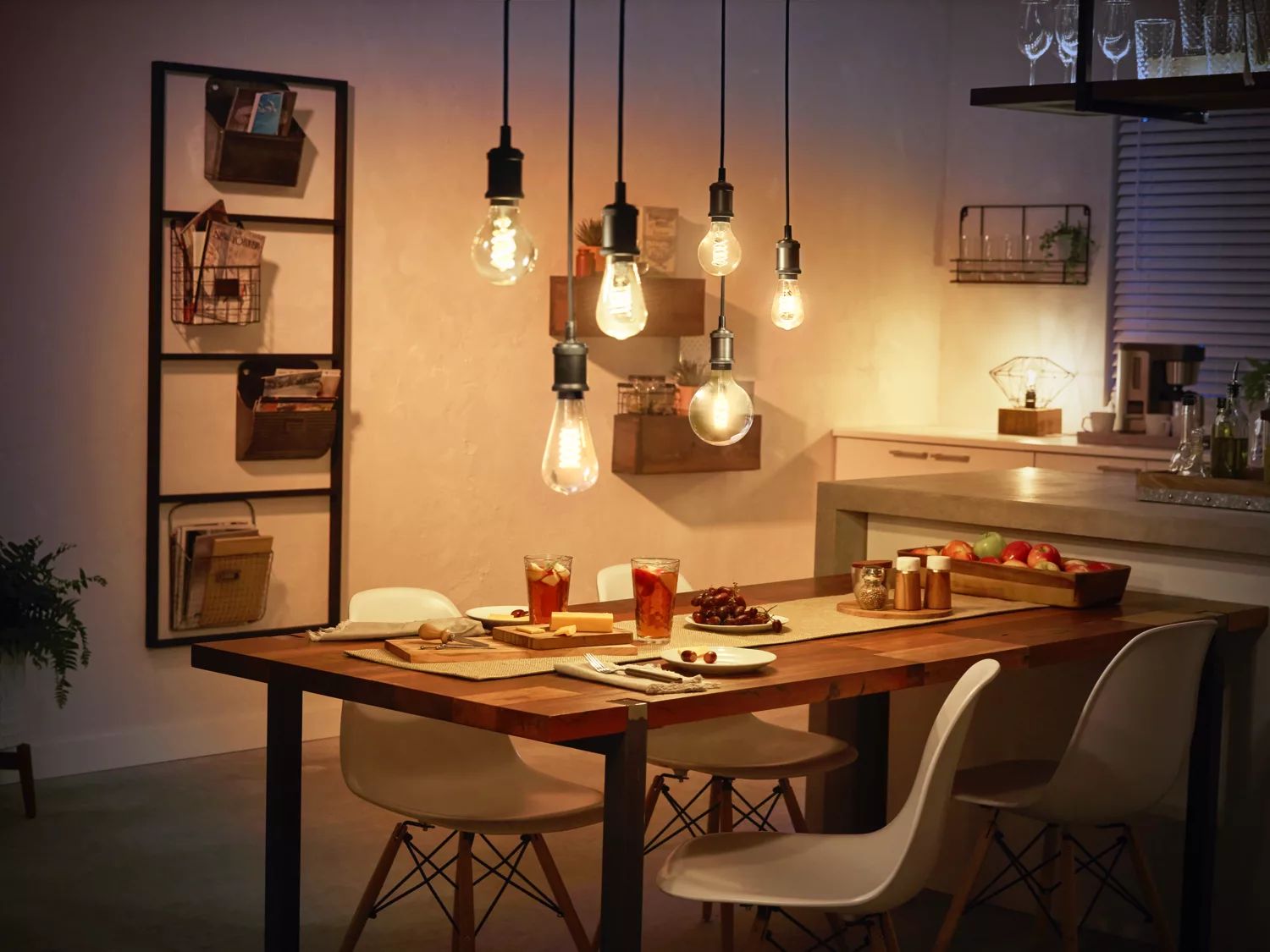 Philips Hue White Żarówka Filament E27 G125 (1 szt.) do lampy OUTLET