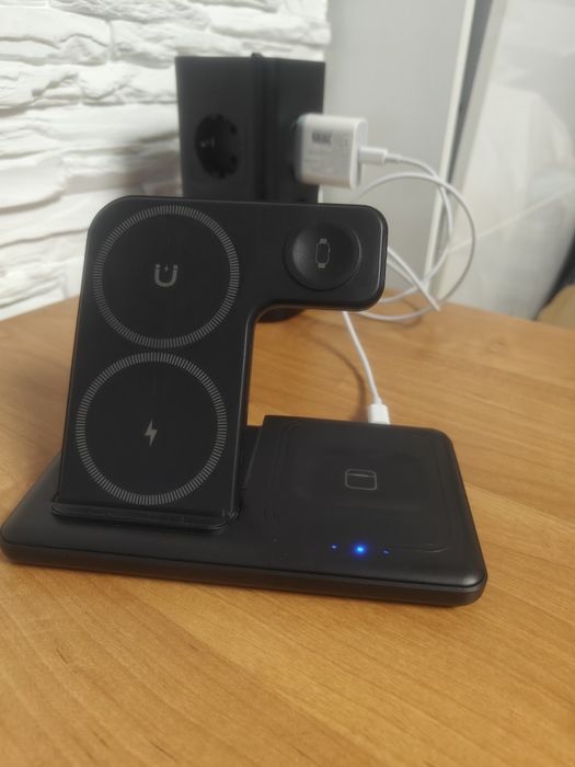 Ładowarka indukcyjna 3 w 1

Telefon,zegarek i słuchawki
