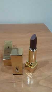 Vendo batom YSL selado