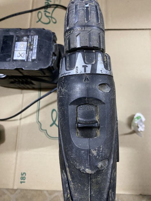 Ударный аккумуляторный шуруповерт HITACHI Koki DV18DCL2 Japan