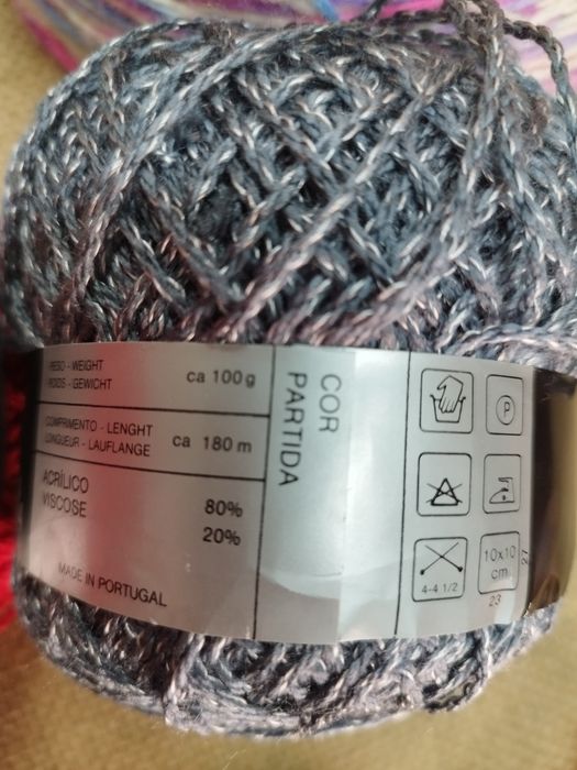 Novelo acrílico + viscose