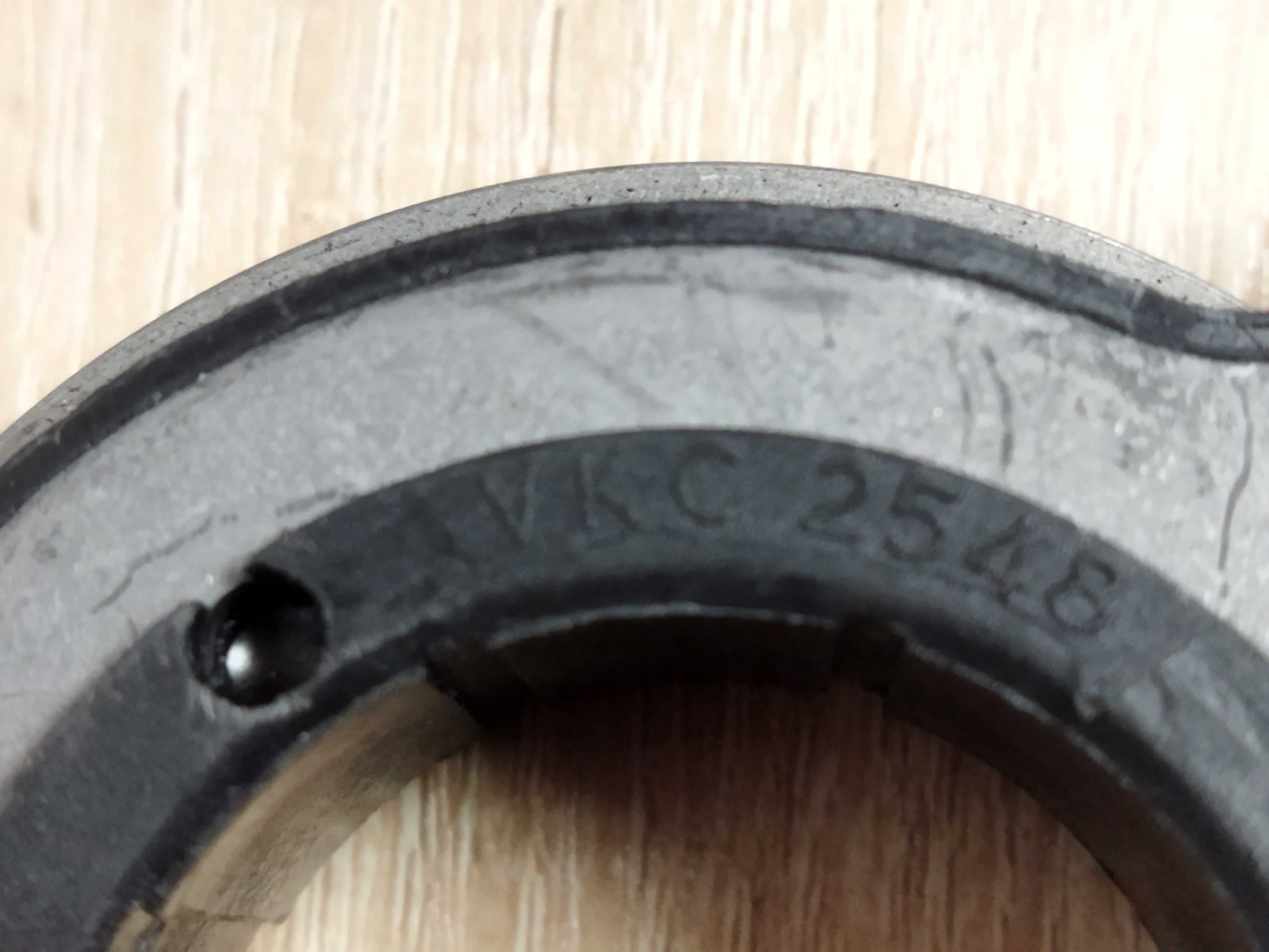 Выжимной подшипник Ford SKF VKC 2548.